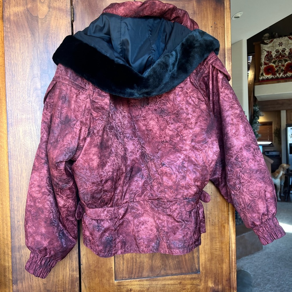 Burgundy Patterned Jacket With Black Accents - image 3
